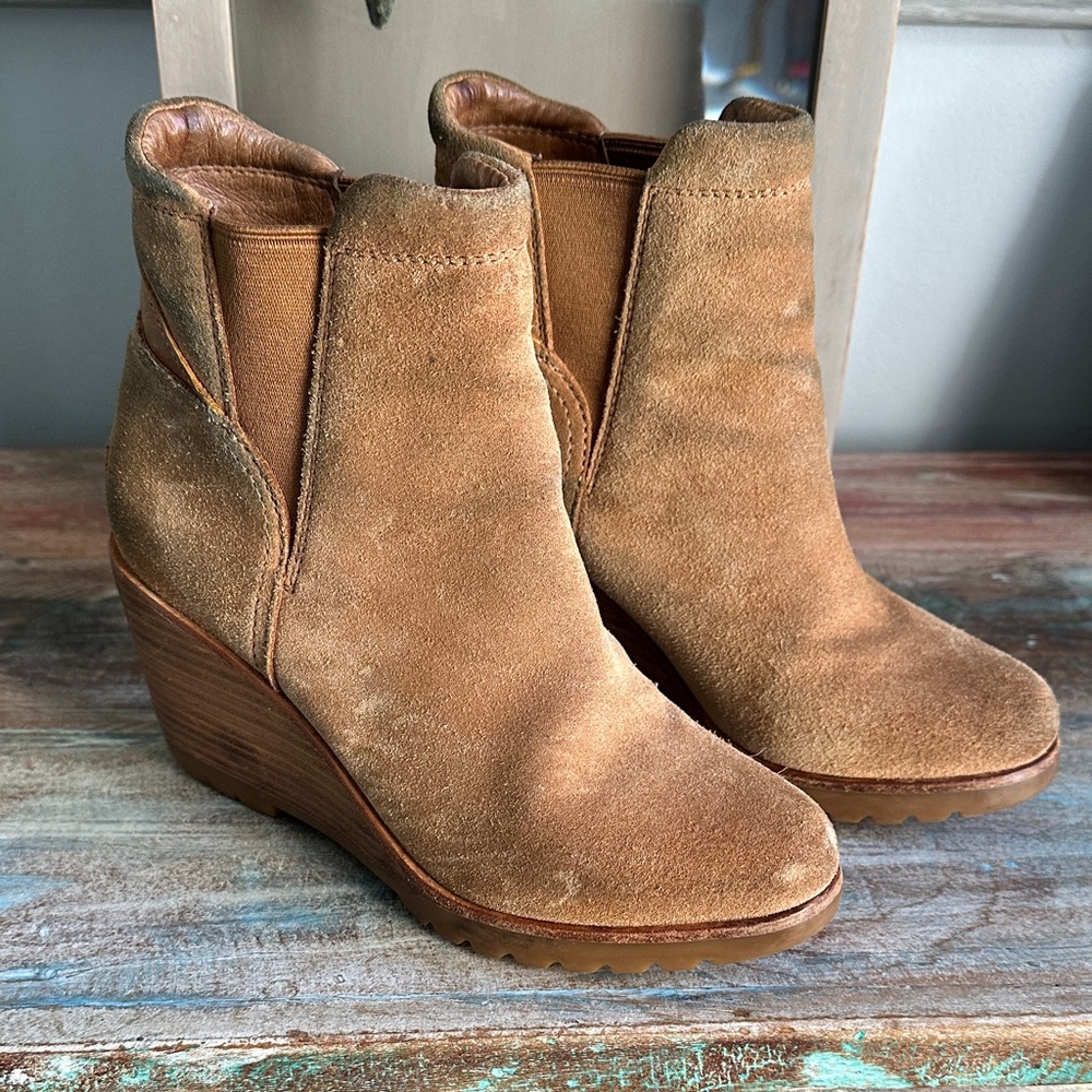 Sorel Brown Suede Wedge Ankle Boots